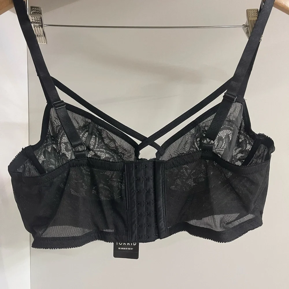 Torrid Black Strappy Lace Bra - Picture 4 of 6